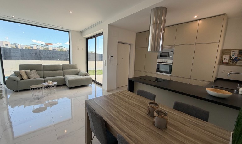 Sale - Villa -
Ciudad Quesada - La Laguna