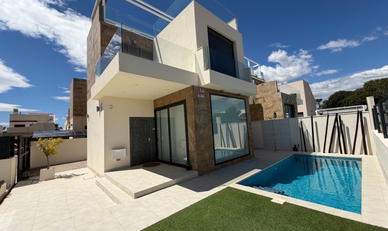 Sale - Villa -
Ciudad Quesada - La Laguna