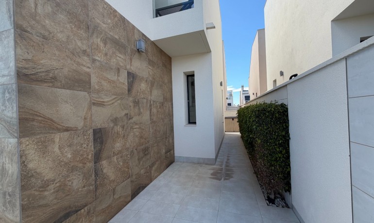 Sale - Villa -
Ciudad Quesada - La Laguna