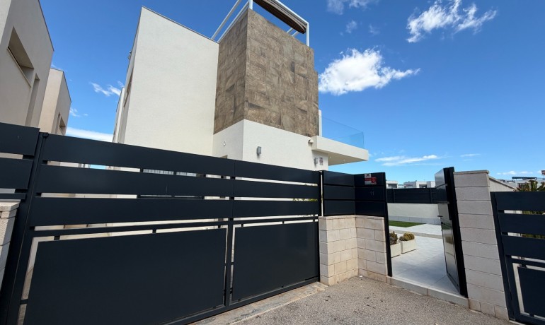 Sale - Villa -
Ciudad Quesada - La Laguna