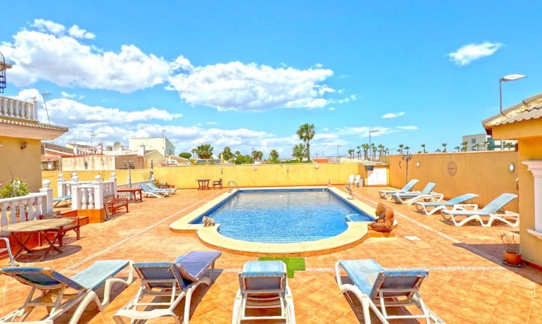 Sale - Villa -
Torrevieja - Los Balcones - Los Altos del Edén