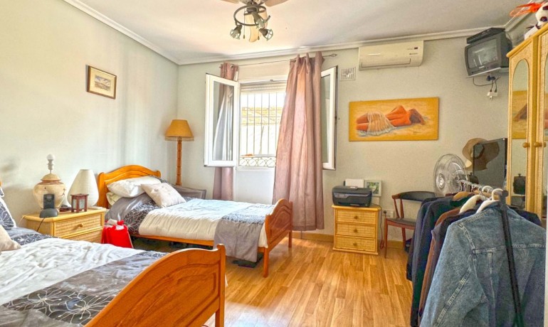 Sale - Villa -
Torrevieja - Los Balcones - Los Altos del Edén