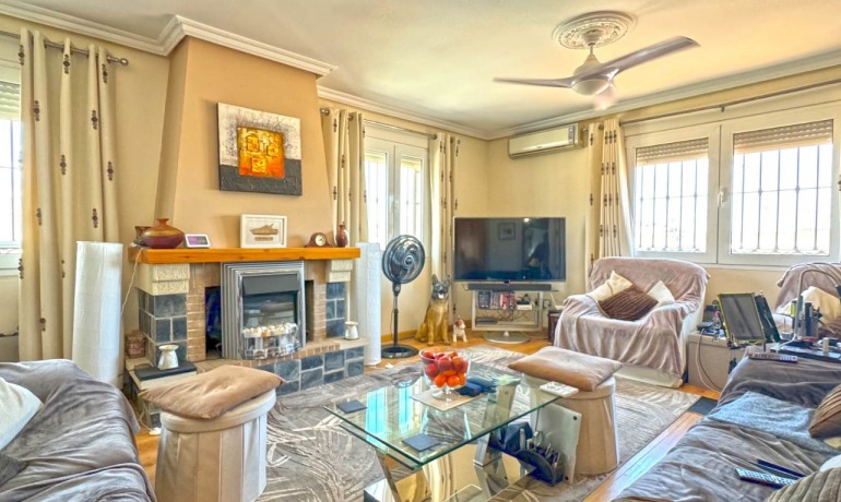 Sale - Villa -
Torrevieja - Los Balcones - Los Altos del Edén