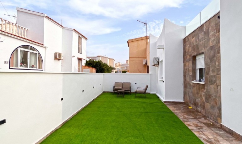 Sale - Apartment / Flat -
Orihuela Costa - Playa Flamenca