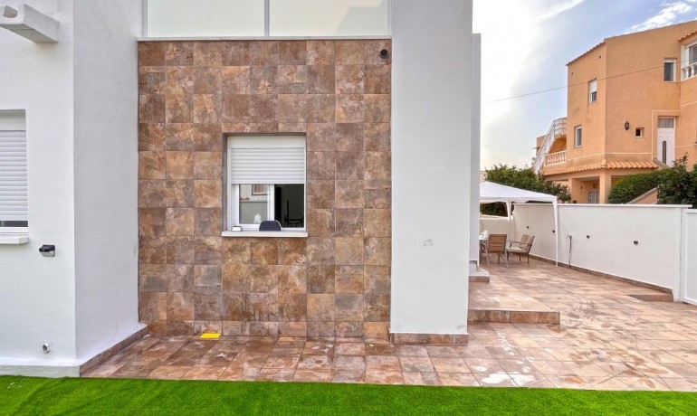 Sale - Apartment / Flat -
Orihuela Costa - Playa Flamenca