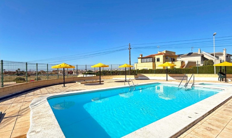 Sale - Apartment / Flat -
Torrevieja - Torrelamata - La Mata