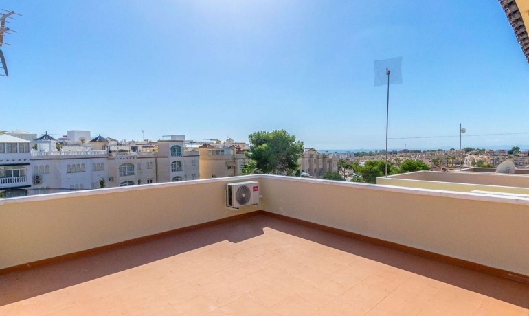 Sale - Villa -
Orihuela Costa - Villamartin