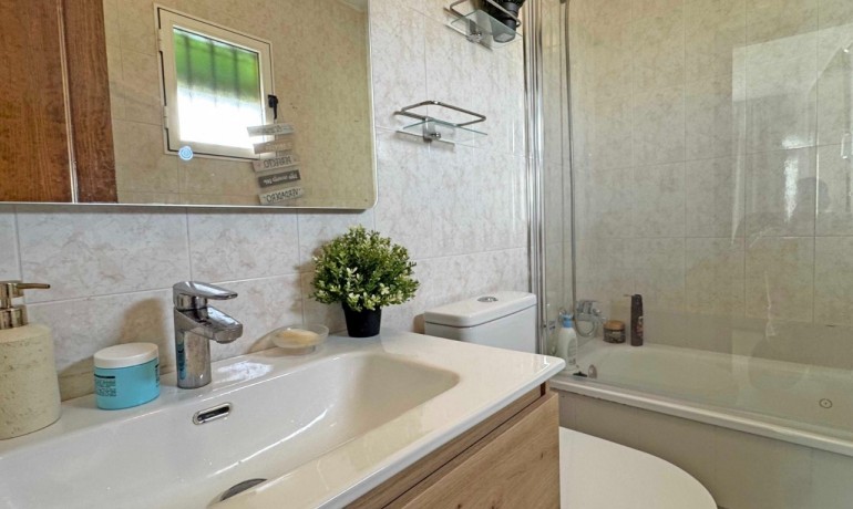 Sale - Apartment / Flat -
Torrevieja - Torrelamata - La Mata