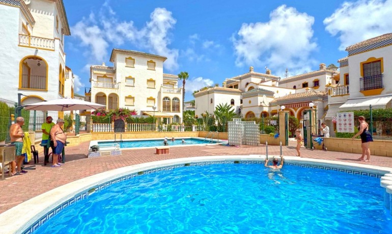 Sale - Apartment / Flat -
Torrevieja - Torrelamata - La Mata