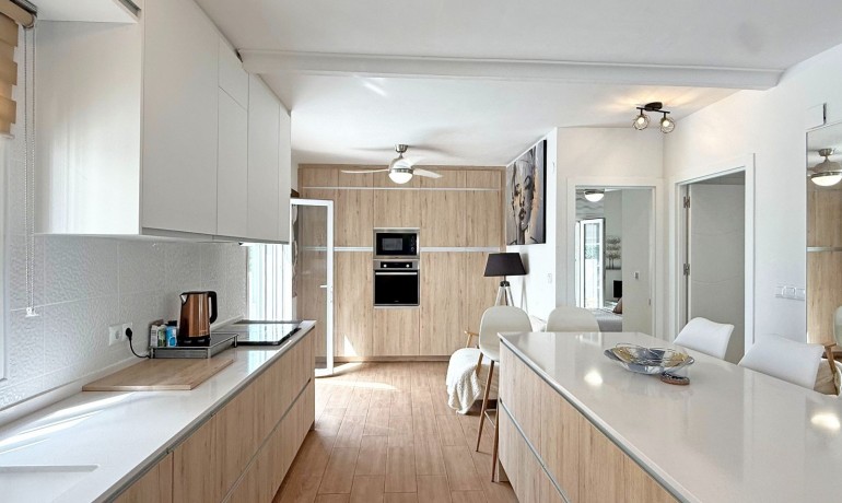 Sale - Villa -
Orihuela Costa - Villamartin