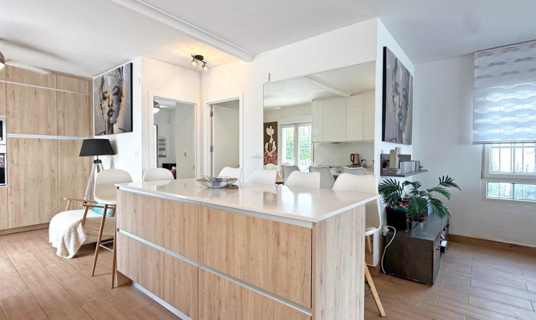 Sale - Villa -
Orihuela Costa - Villamartin