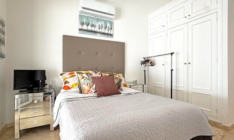 Sale - Villa -
Orihuela Costa - Villamartin