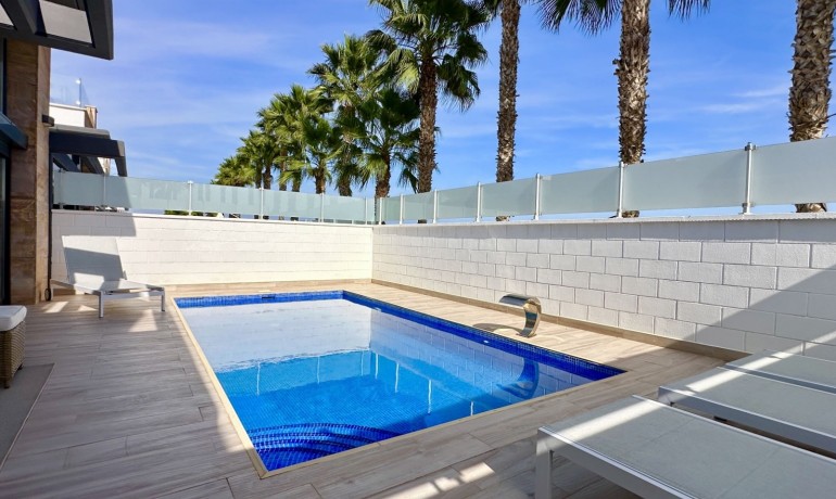 Sale - Villa -
Orihuela Costa - Lomas de Cabo Roig