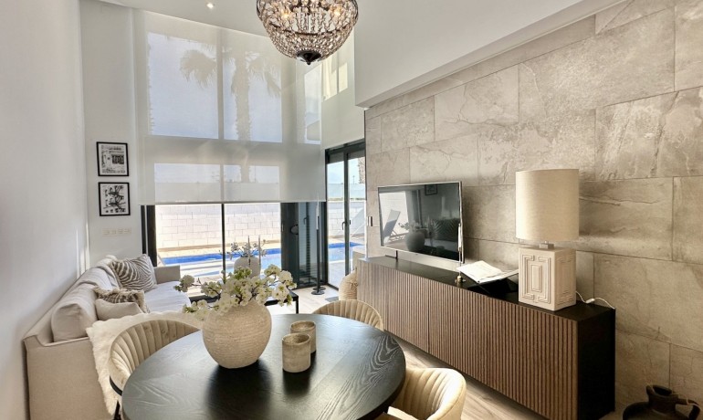 Sale - Villa -
Orihuela Costa - Lomas de Cabo Roig