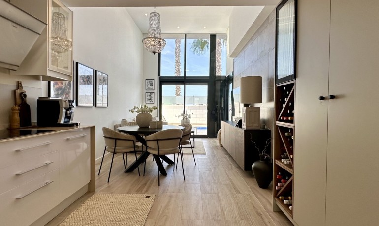 Sale - Villa -
Orihuela Costa - Lomas de Cabo Roig