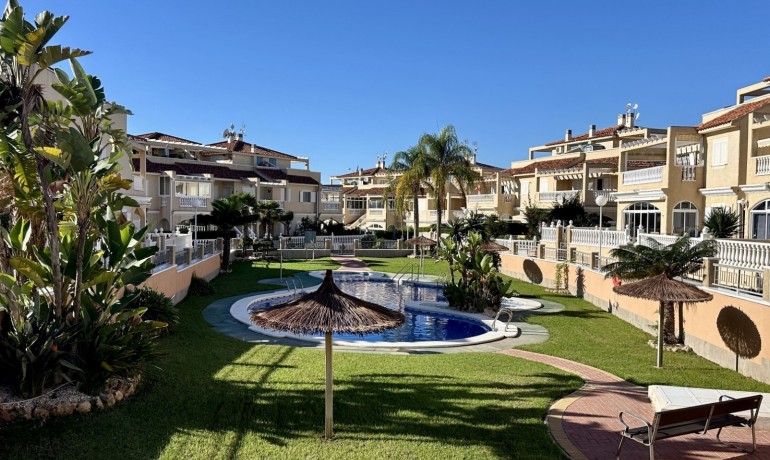 Sale - Apartment / Flat -
Orihuela Costa - Playa Flamenca