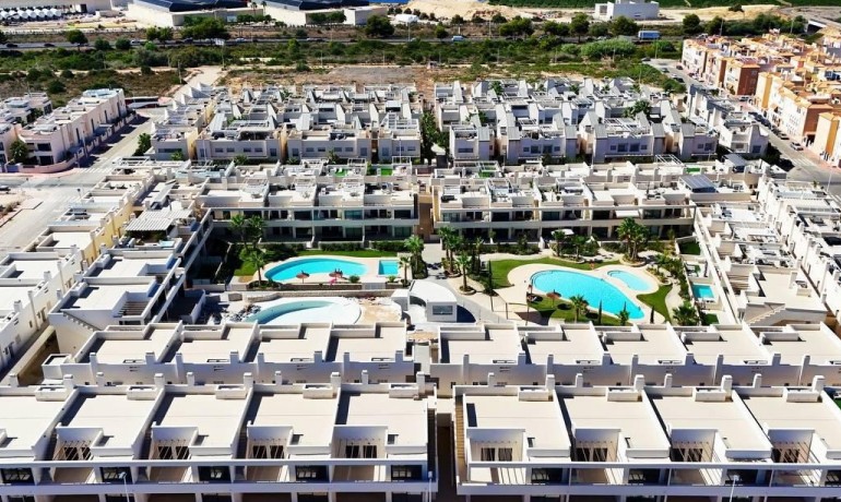 Sale - Apartment / Flat -
Torrevieja - La Veleta