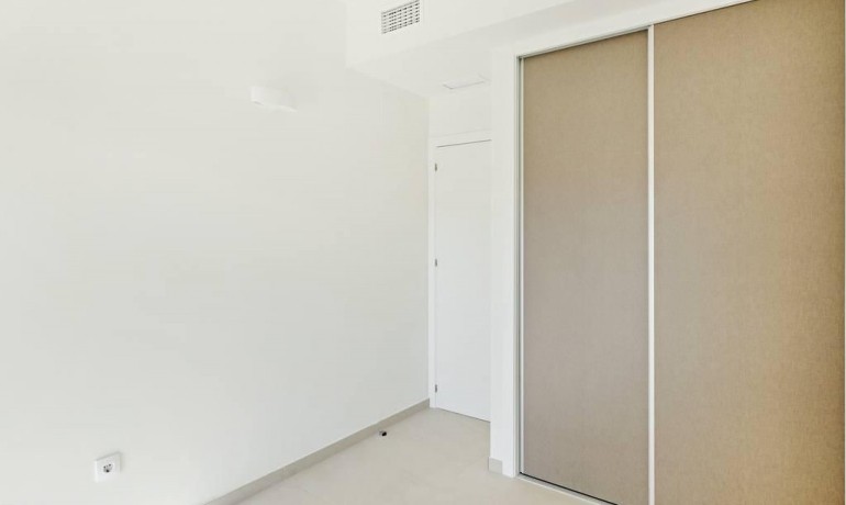 Sale - Apartment / Flat -
Torrevieja - La Veleta