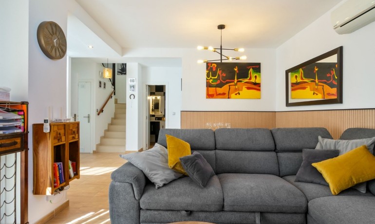 Sale - House -
Orihuela Costa - Villamartin