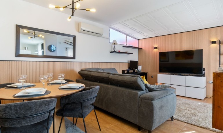 Sale - House -
Orihuela Costa - Villamartin