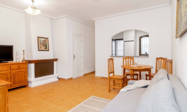 Sale - House -
Orihuela Costa - La Zenia