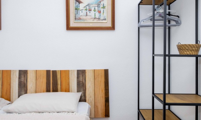 Sale - House -
Orihuela Costa - La Zenia