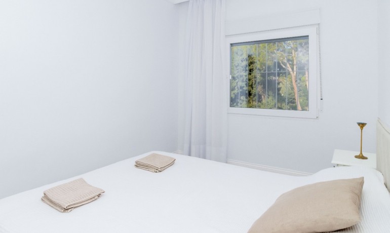 Sale - House -
Orihuela Costa - La Zenia