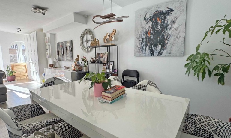 Sale - House -
Orihuela Costa - Villamartin