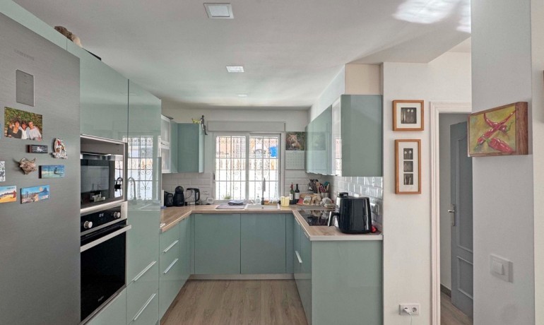 Sale - House -
Orihuela Costa - Villamartin