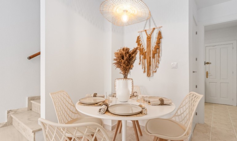 Sale - House -
Orihuela Costa - La Florida