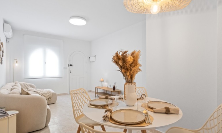 Sale - House -
Orihuela Costa - La Florida