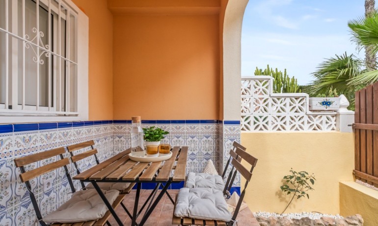 Sale - House -
Orihuela Costa - La Florida