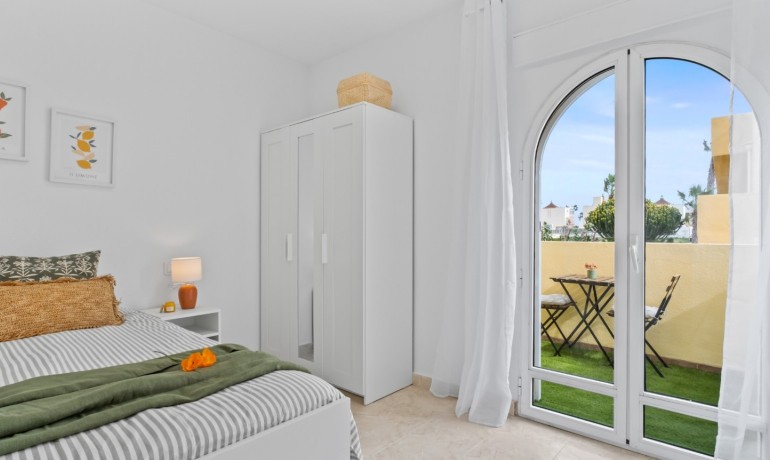 Sale - House -
Orihuela Costa - La Florida