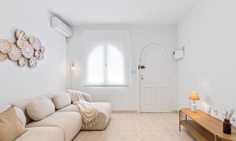 Sale - House -
Orihuela Costa - La Florida