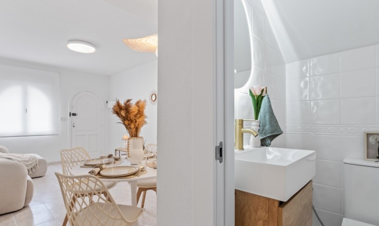 Sale - House -
Orihuela Costa - La Florida