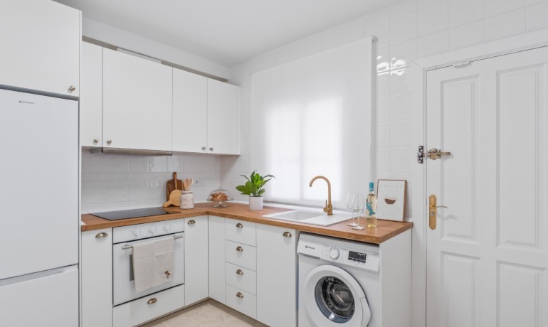 Sale - House -
Orihuela Costa - La Florida