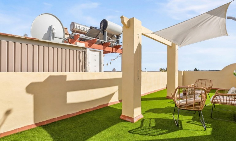 Sale - House -
Orihuela Costa - La Florida