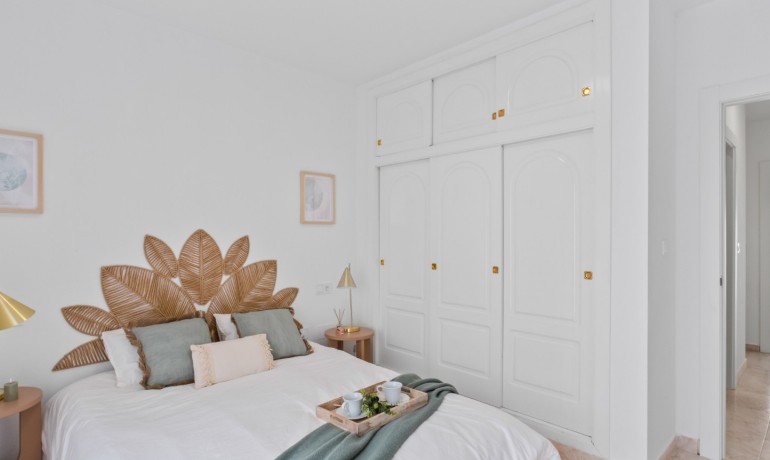 Sale - House -
Orihuela Costa - La Florida