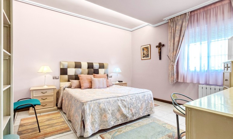 Sale - Villa -
Torrevieja - Torrelamata - La Mata