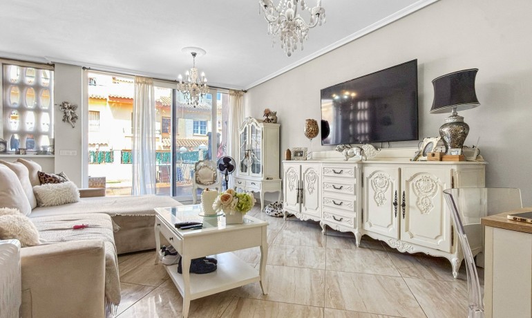 Sale - House -
Orihuela Costa - La Florida