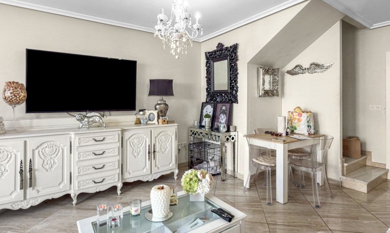 Sale - House -
Orihuela Costa - La Florida