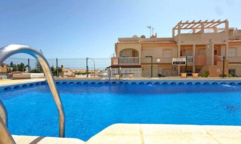 Sale - House -
Orihuela Costa - La Florida