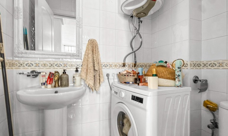 Sale - House -
Orihuela Costa - La Florida