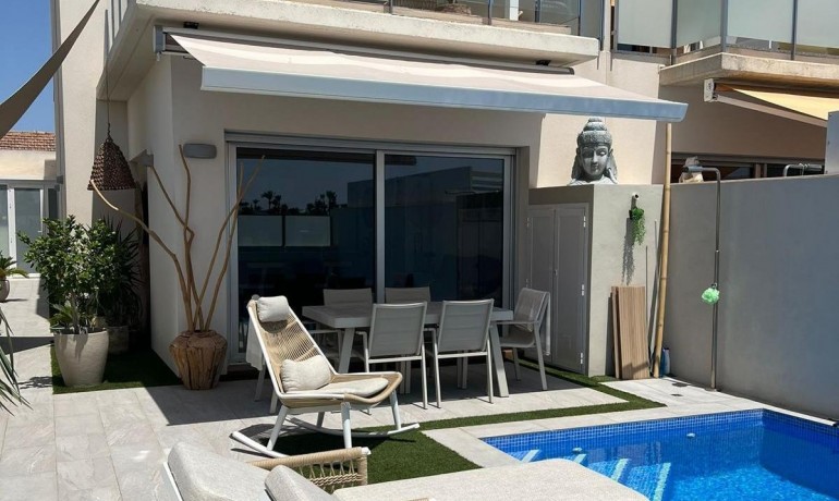 Sale - Villa -
Daya Vieja - Costa Blanca