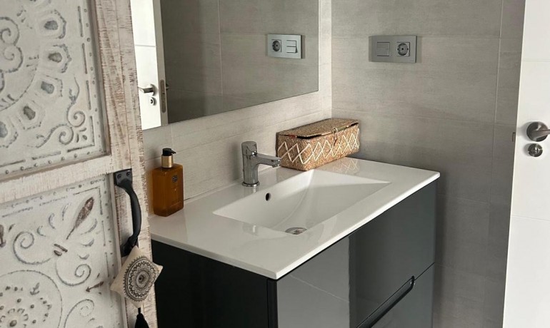 Sale - Villa -
Daya Vieja - Costa Blanca