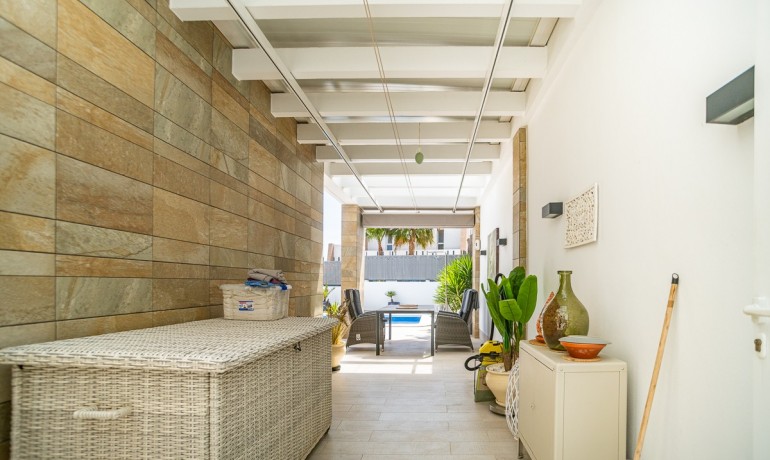 Sale - Villa -
Algorfa* - La Finca Golf