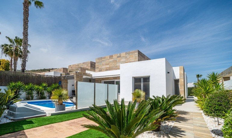 Sale - Villa -
Algorfa* - La Finca Golf