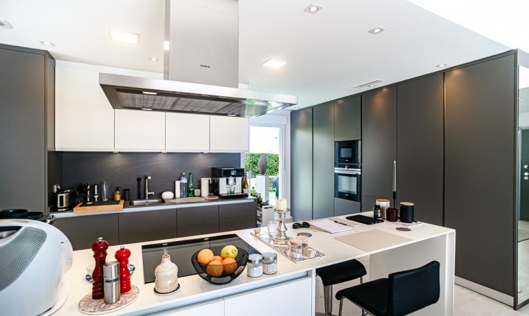 Sale - Villa -
Algorfa* - La Finca Golf