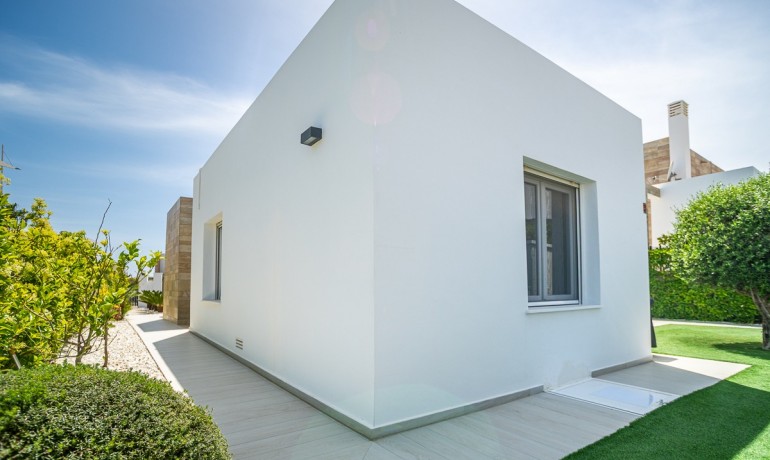 Sale - Villa -
Algorfa* - La Finca Golf