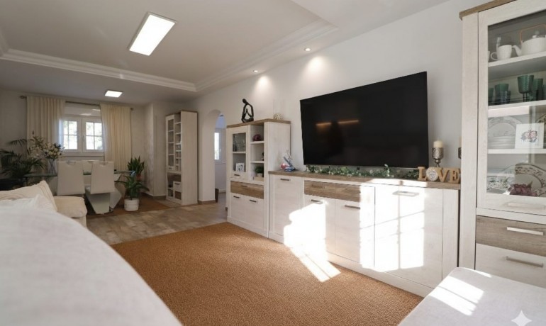 Sale - Villa -
Orihuela Costa - Villamartin